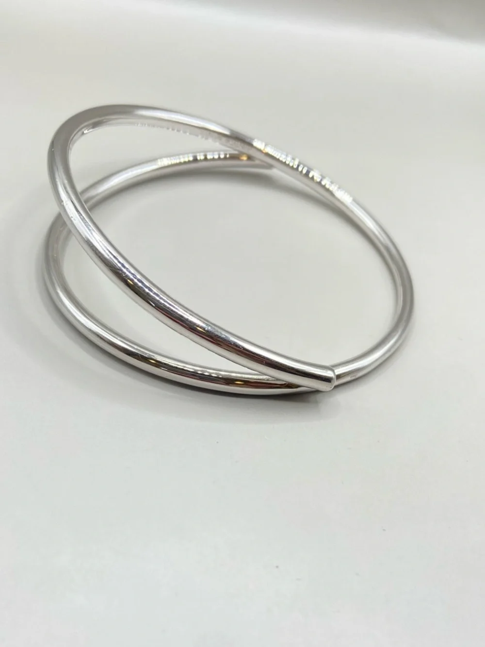 Kendra Scott Myles Bangle Bracelet - Picture 4 of 6